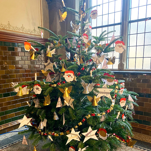 Der Weihnachtsbaum im Gerichtshaus 2021